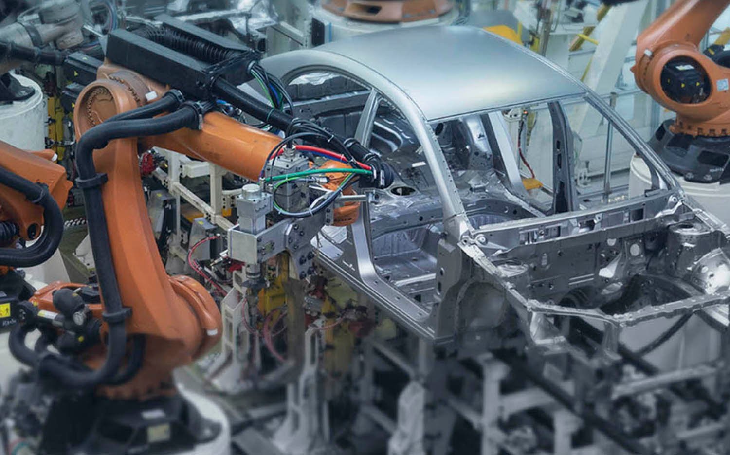 Linha de solda ponto robotizada inspecionada em tempo real por Sistema Spot Fusion